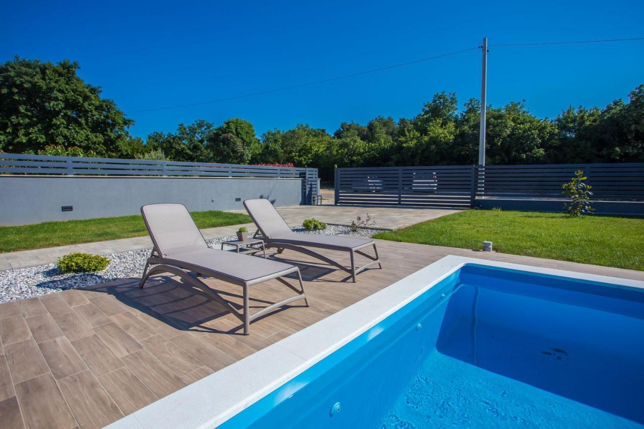 Villa Tiffany With Private Pool And Garden Poreč Exterior foto