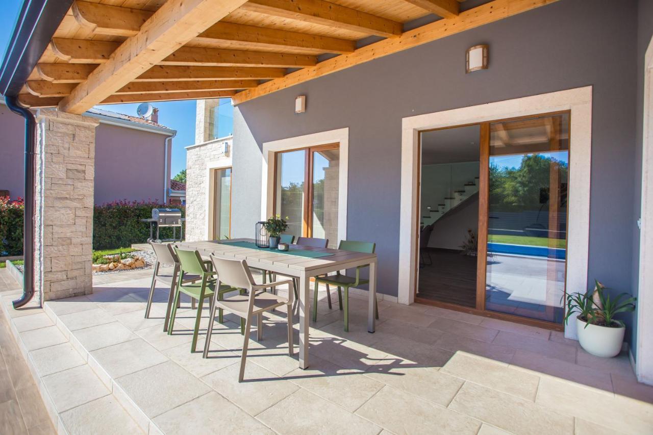 Villa Tiffany With Private Pool And Garden Poreč Exterior foto